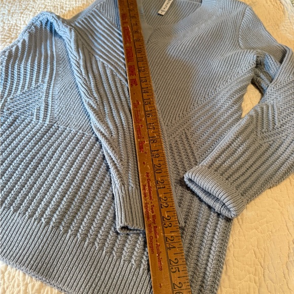 Athleta blue grey chunky V-neck sweater, size small - Picture 9 of 9